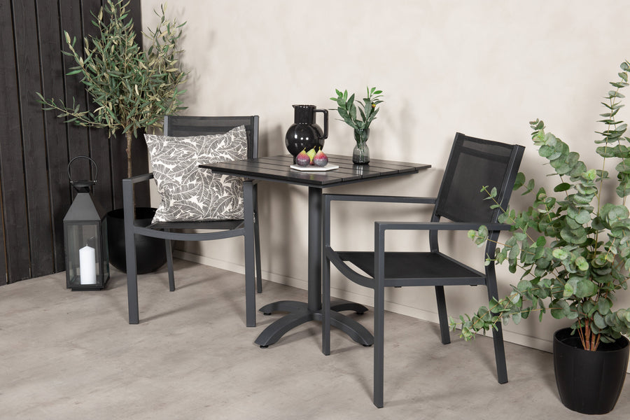 Eettafel Colorado met de stoelen Copacabana 