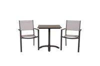 De eettafel Colorado met de stoelen Copacabana 