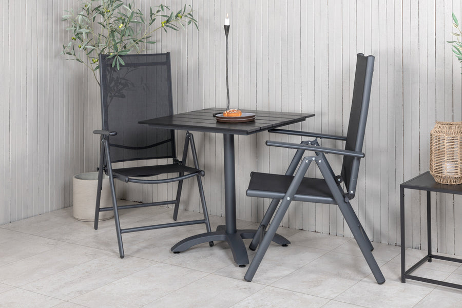 De eettafel Colorado met de stoelen Break 