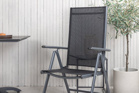 De eettafel Colorado met de stoelen Break 