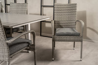 Eetgroep Levels met de stoelen Anna 