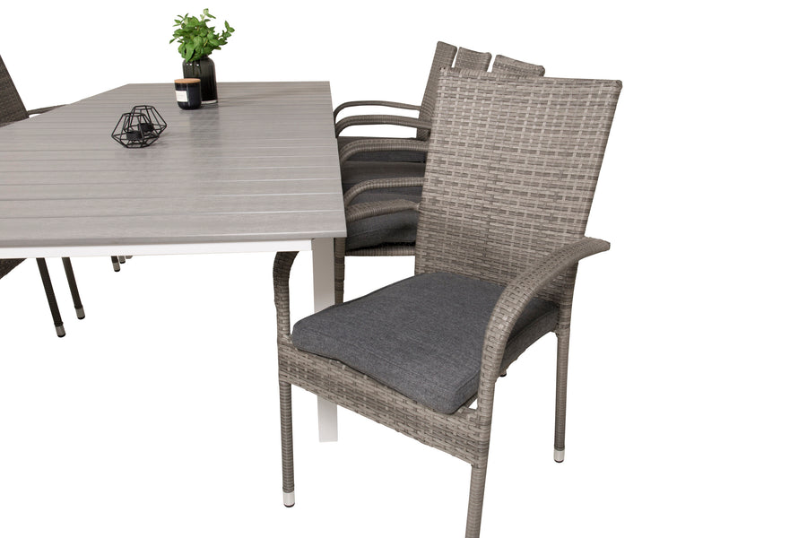 Eetgroep Levels met de stoelen Anna 