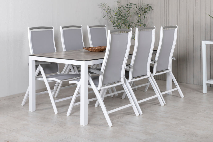 Eetgroep Llama met de stoelen Albany 
