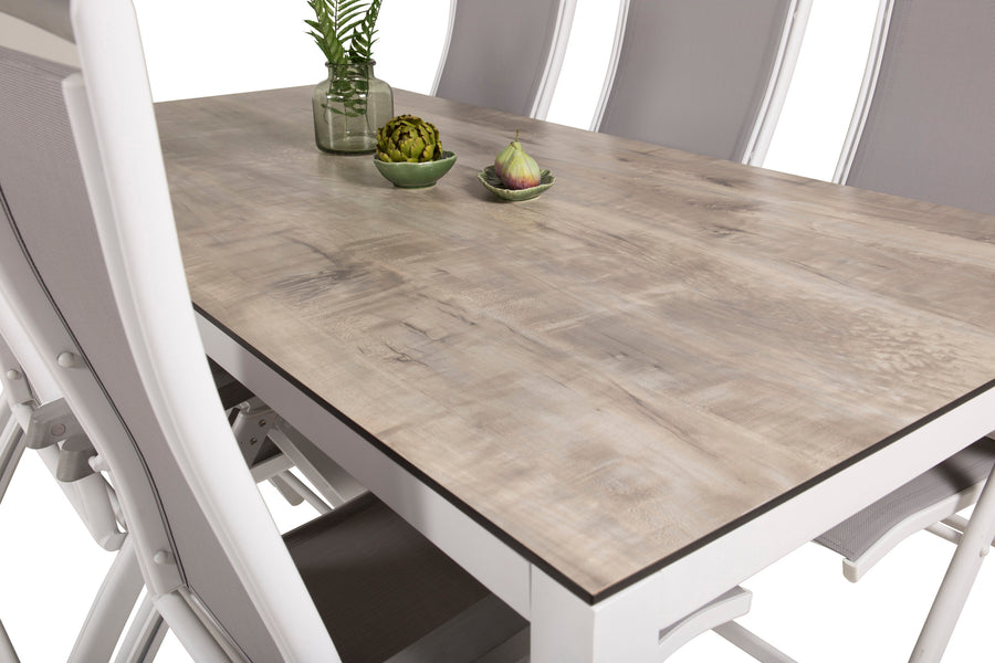 Eetgroep Llama met de stoelen Albany 