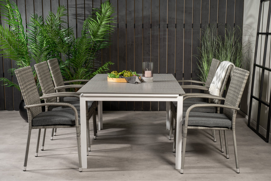 Eetgroep Levels met de stoelen Anna 