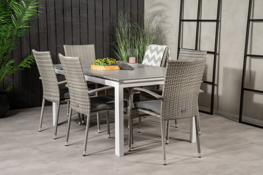 Eetgroep Levels met de stoelen Anna 