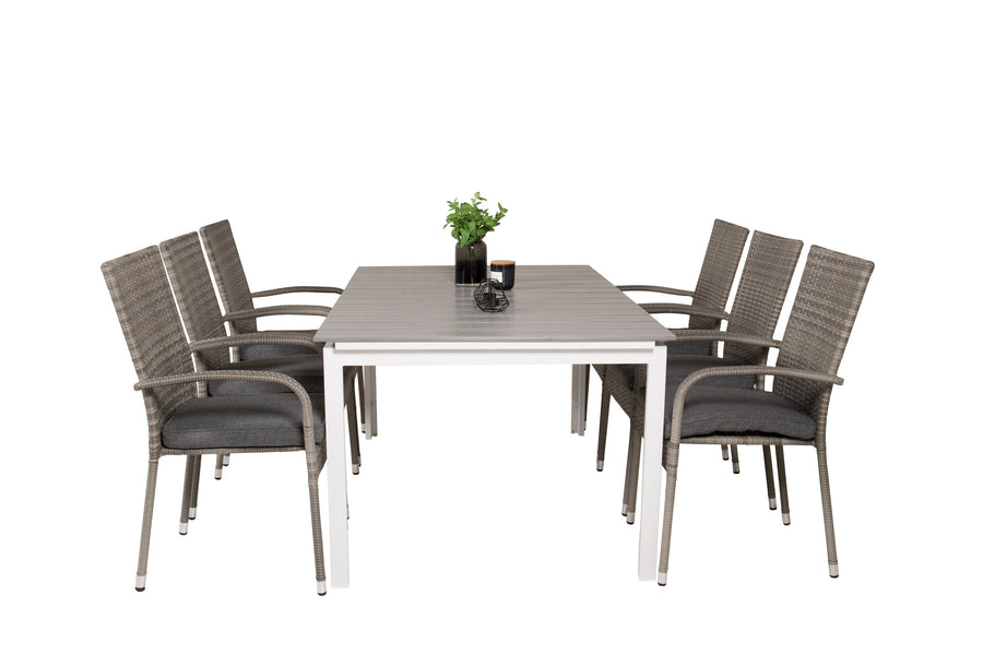 Eetgroep Levels met de stoelen Anna 