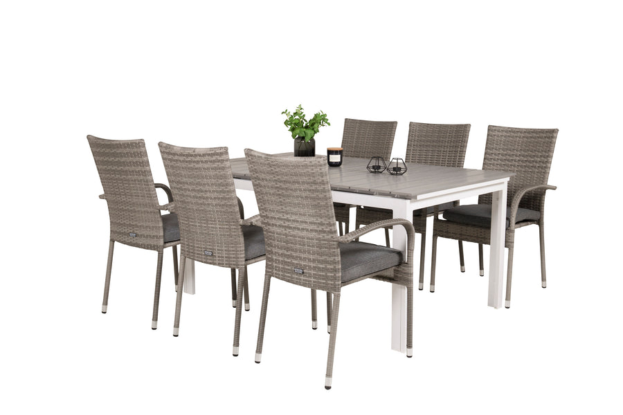 Eetgroep Levels met de stoelen Anna 