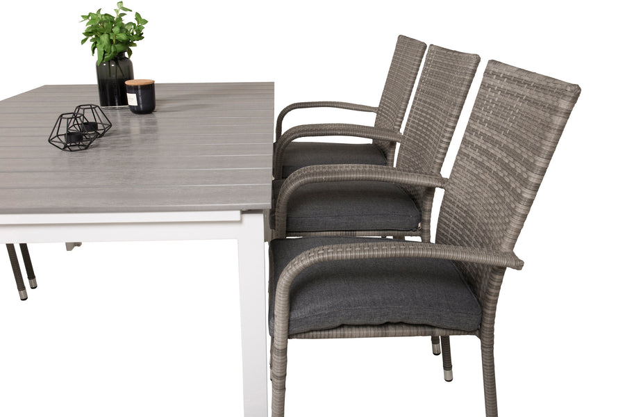 Eetgroep Levels met de stoelen Anna 