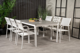 Eetgroep Levels met de stoelen Santorini 