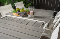 Eetgroep Levels met de stoelen Santorini 