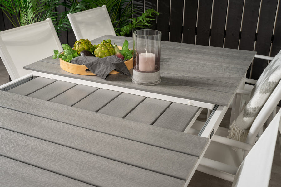 Eetgroep Levels met de stoelen Santorini 