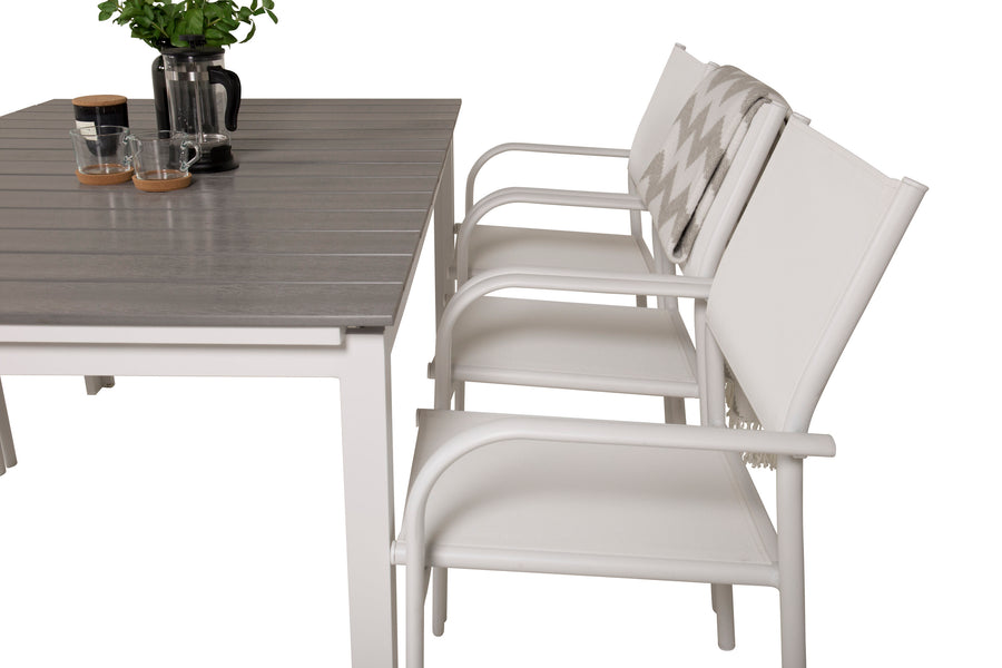 Eetgroep Levels met de stoelen Santorini 