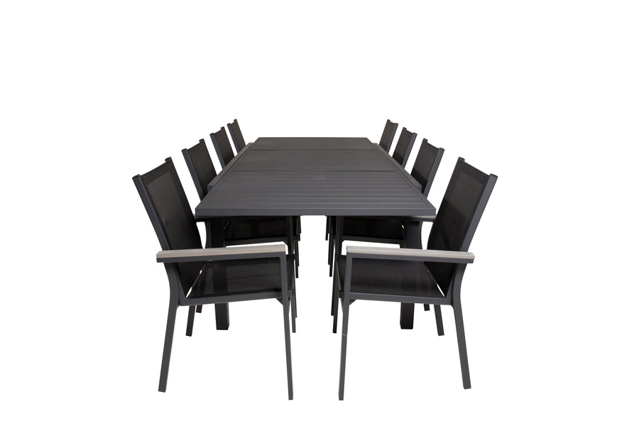 De eettafel Marbella met de stoelen Parma 