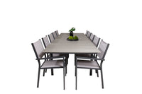 De eettafel Levels met de stoelen Copacabana 