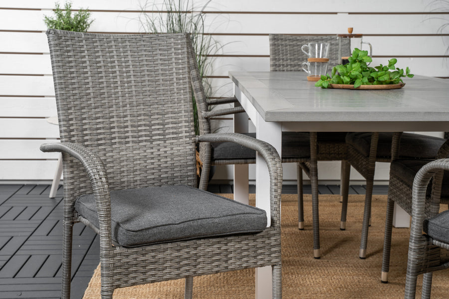 Eetgroep Albany met de stoelen Anna 