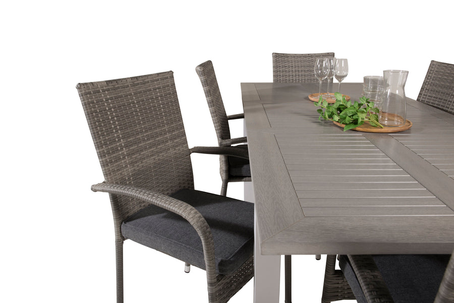 Eetgroep Albany met de stoelen Anna 