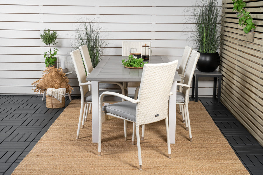 Eetgroep Albany met de stoelen Anna 