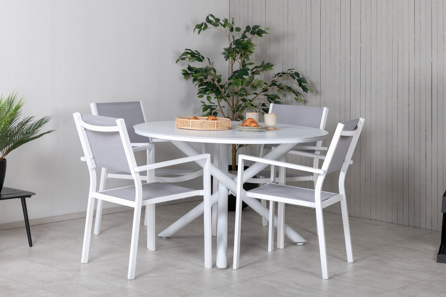 Eetgroep Alma met de stoelen Copacabana 