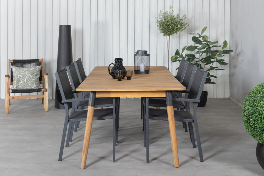 Eetgroep Julian met de stoelen Copacabana 