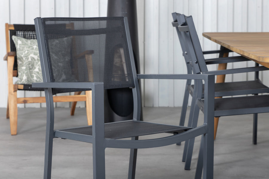 Eetgroep Julian met de stoelen Copacabana 