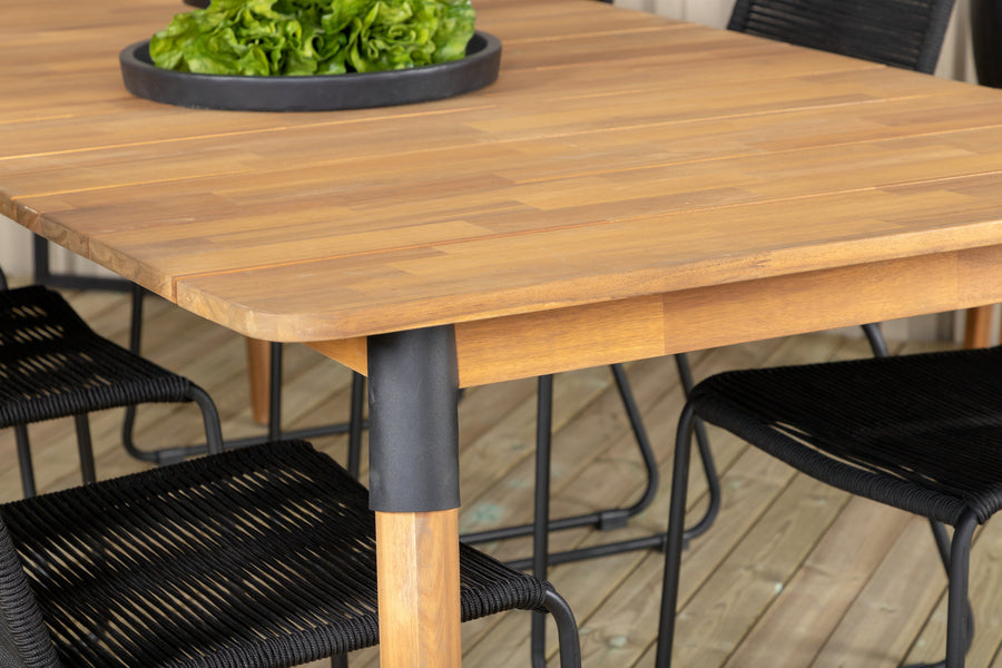 Eetgroep Julian met de stoelen Lindos 