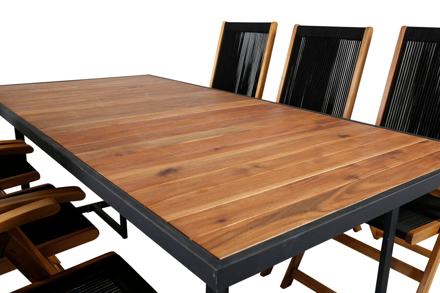 Eetgroep Khung met de stoelen Little John 
