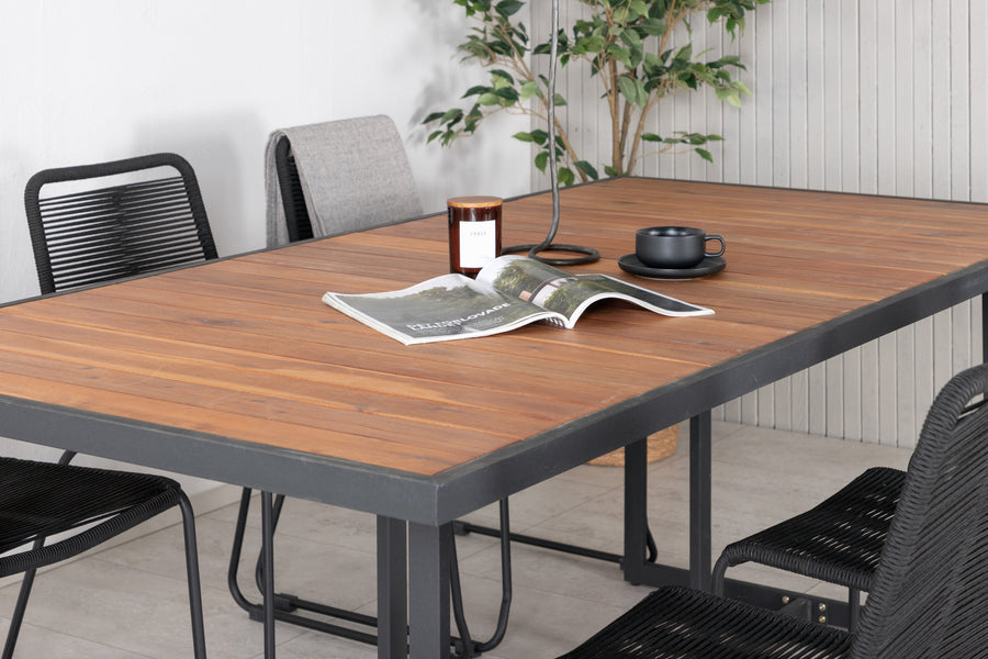 Eetgroep Khung met de stoelen Lindos 