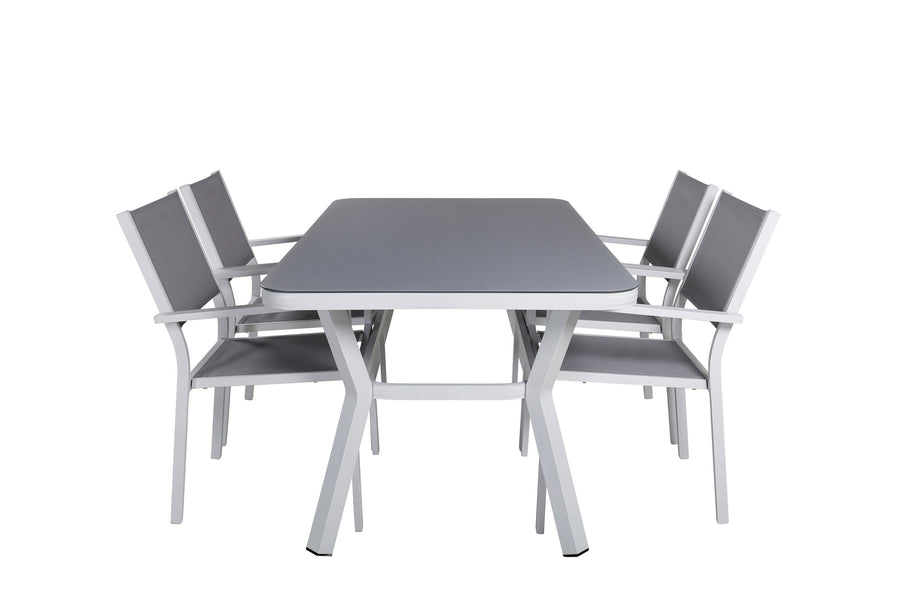 Eetgroep Virya met de stoelen Copacabana 