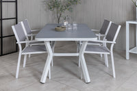 Eetgroep Virya met de stoelen Copacabana 
