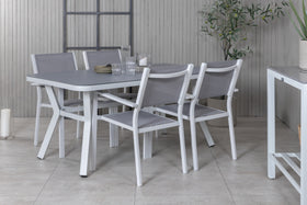 Eetgroep Virya met de stoelen Copacabana 