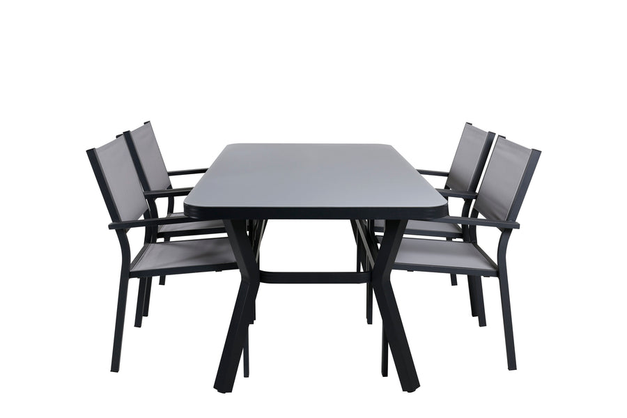 Eetgroep Virya met de stoelen Copacabana 