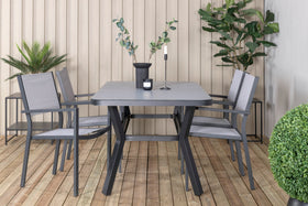 Eetgroep Virya met de stoelen Copacabana 