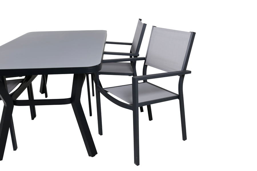Eetgroep Virya met de stoelen Copacabana 
