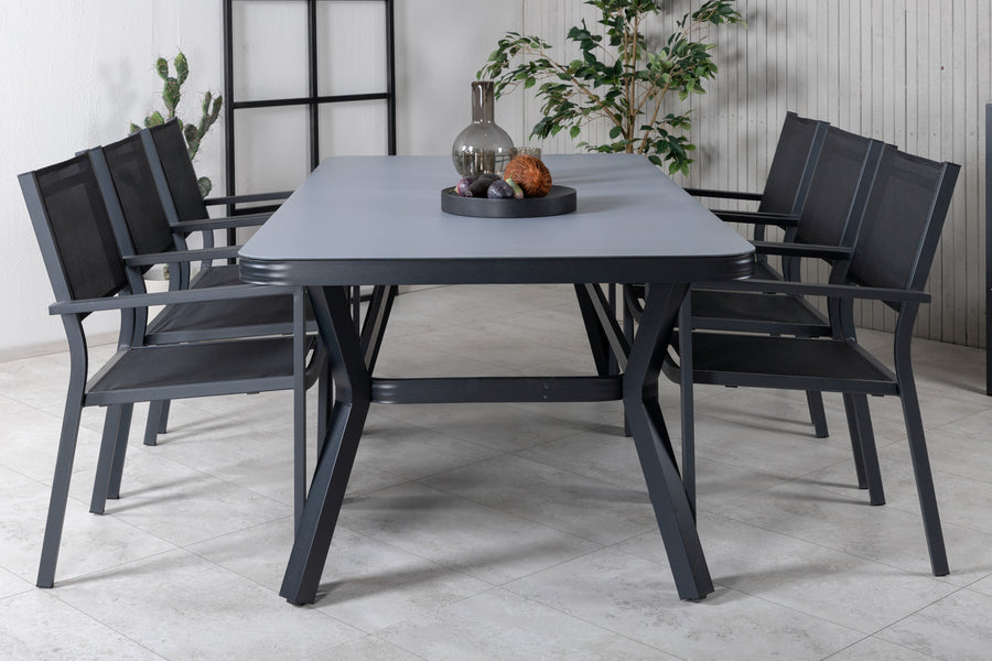 Eetgroep Virya met de stoelen Copacabana 