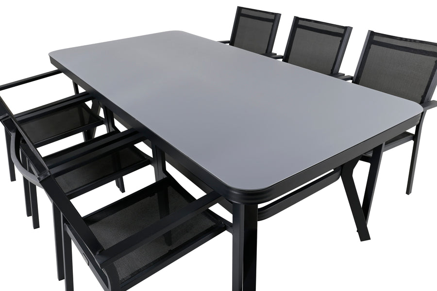 Eetgroep Virya met de stoelen Copacabana 