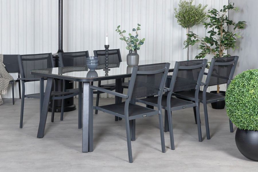 Eetgroep Paola met de stoelen Copacabana 