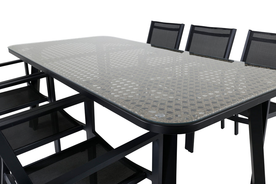 Eetgroep Paola met de stoelen Copacabana 