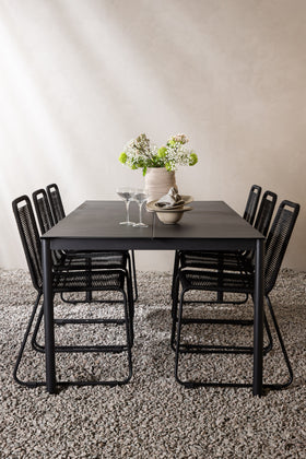 Eettafel Modena met de stoelen Lindos 