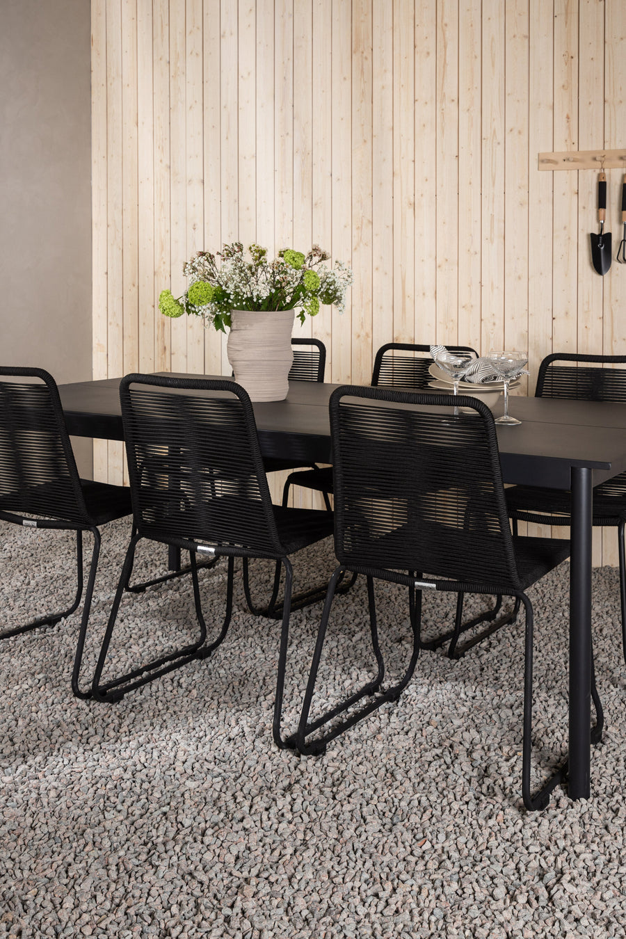 Eettafel Modena met de stoelen Lindos 
