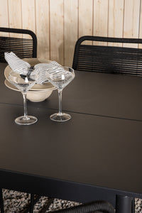 Eettafel Modena met de stoelen Lindos 