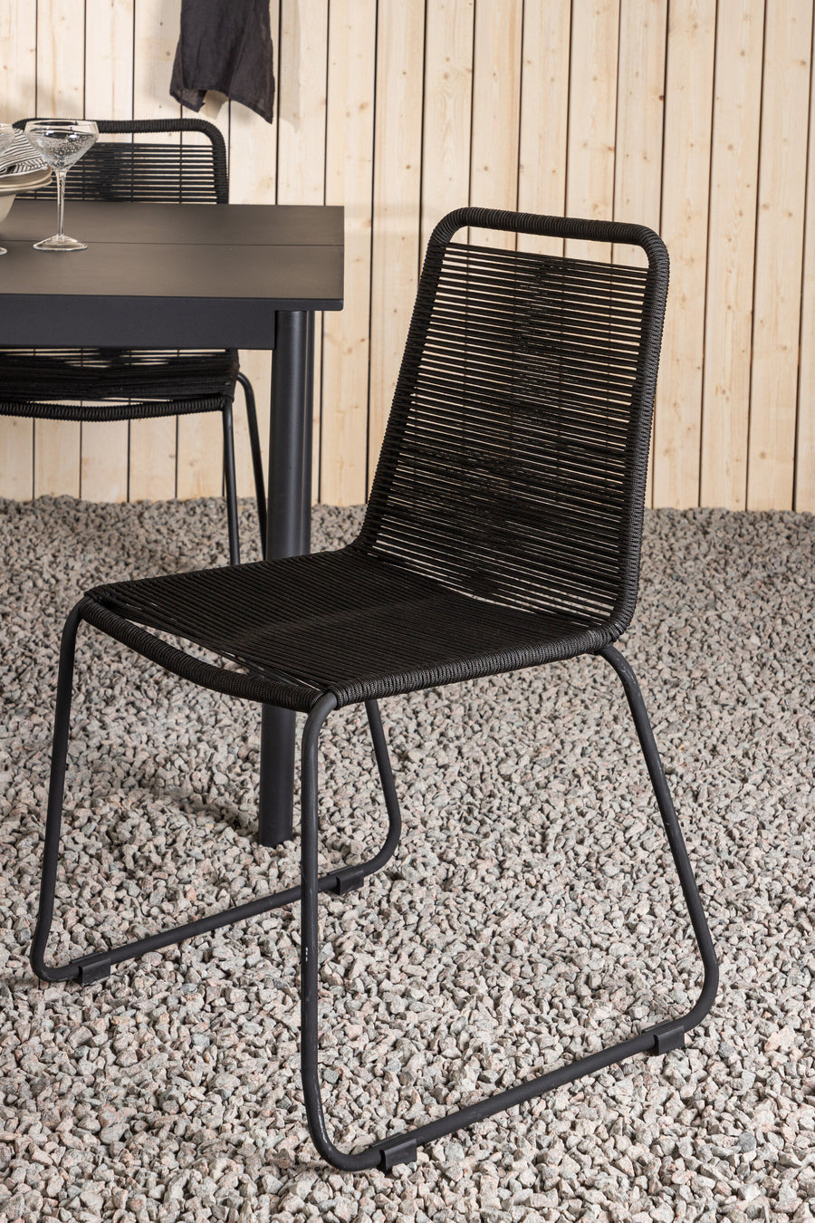Eettafel Modena met de stoelen Lindos 