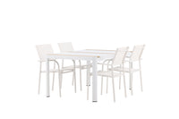 De eettafel Togo met de stoelen Santorini 