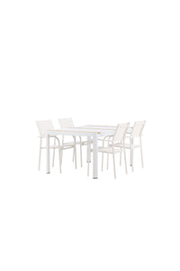 De eettafel Togo met de stoelen Santorini 