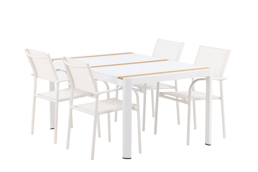 De eettafel Togo met de stoelen Santorini 