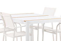 De eettafel Togo met de stoelen Santorini 