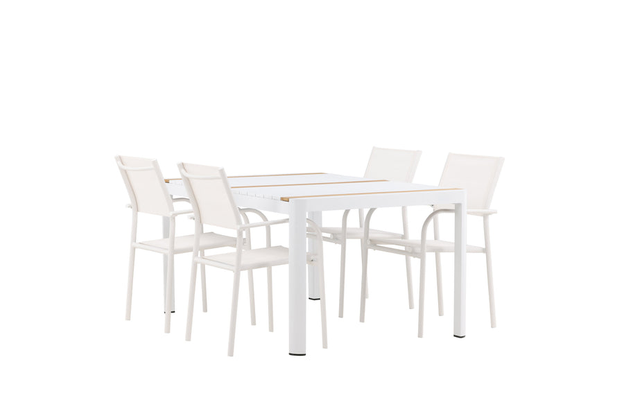 De eettafel Togo met de stoelen Santorini 