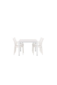 De eettafel Togo met de stoelen Santorini 
