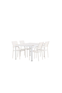 De eettafel Togo met de stoelen Santorini 