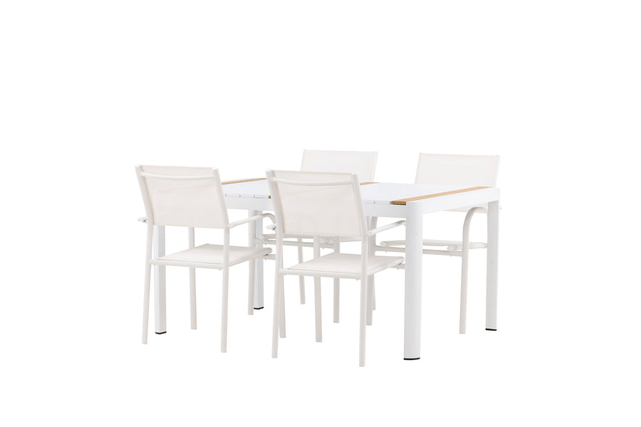 De eettafel Togo met de stoelen Santorini 